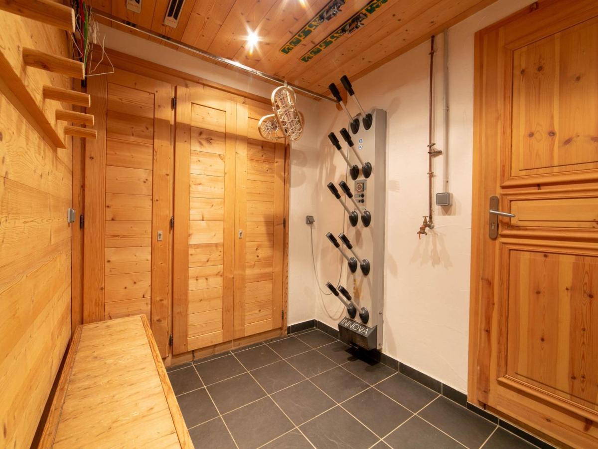 Chalet Chaleureux A Meribel : Cheminee, Jacuzzi, Proche Commerces, 4 Chambres En Suite - Fr-1-688-18 Exterior photo