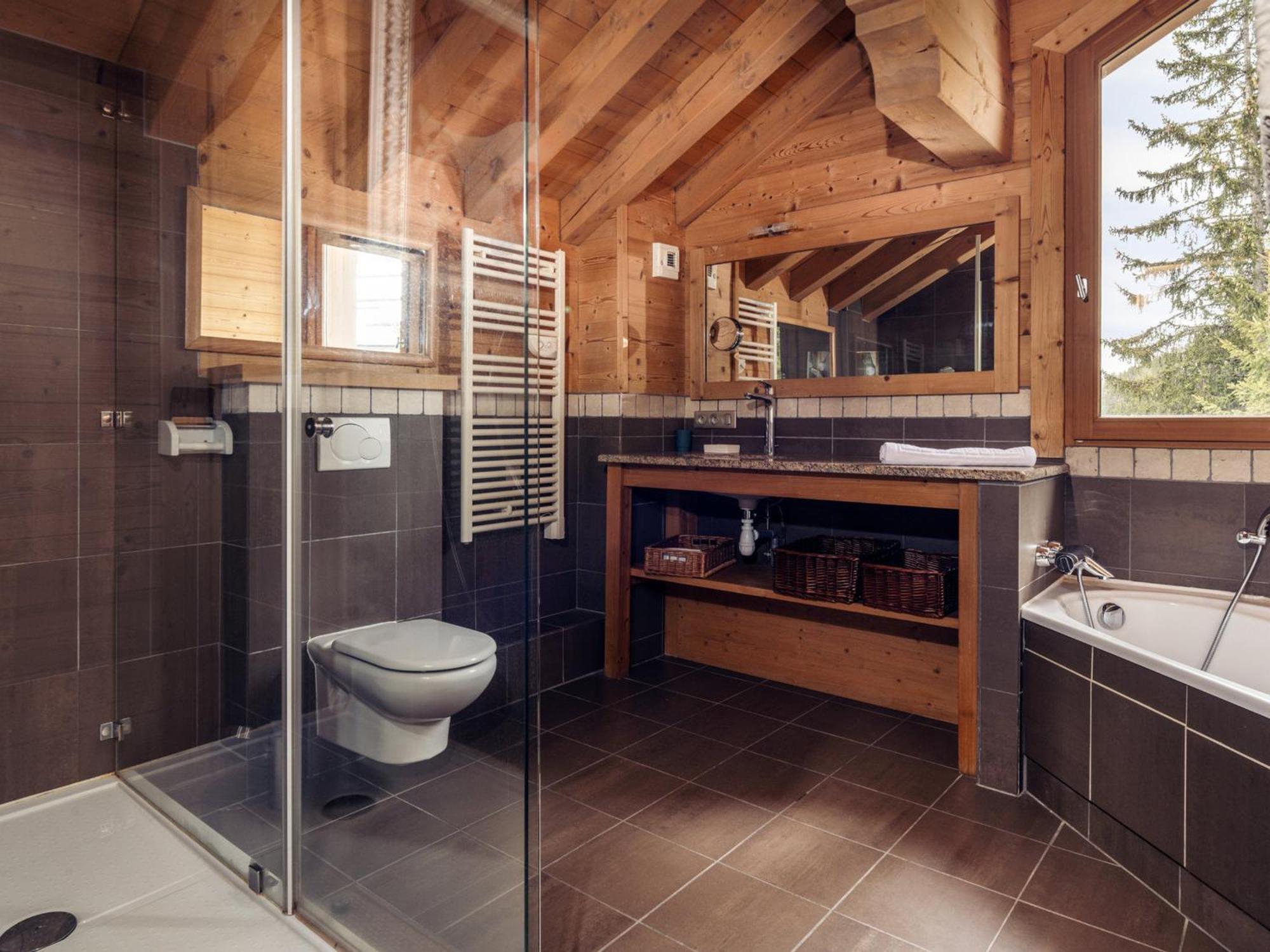 Chalet Chaleureux A Meribel : Cheminee, Jacuzzi, Proche Commerces, 4 Chambres En Suite - Fr-1-688-18 Exterior photo